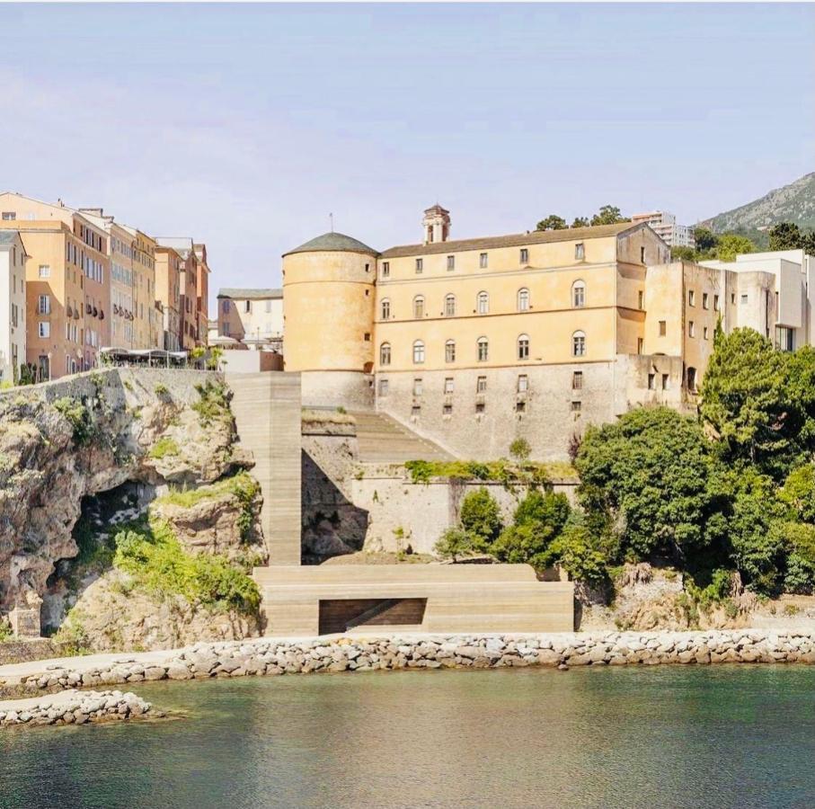 Ferienwohnung Casa Mantinum Au Coeur De La Citadelle Bastia  Exterior foto